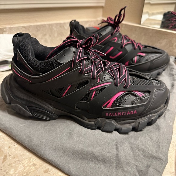 EUC Women’s Balenciaga Track Sneaker - Picture 4 of 5